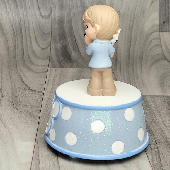 Precious Moments DISNEY SHOWCASE You Are Loved Mickey Mouse 132107 Musical Figur - Picture 3 of 13